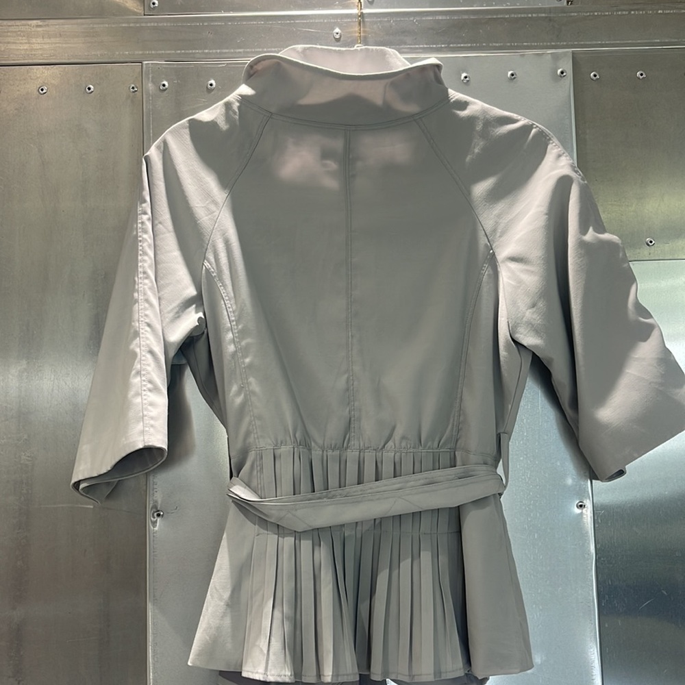 C2 studio size small gray with lining magnetic buttons euc